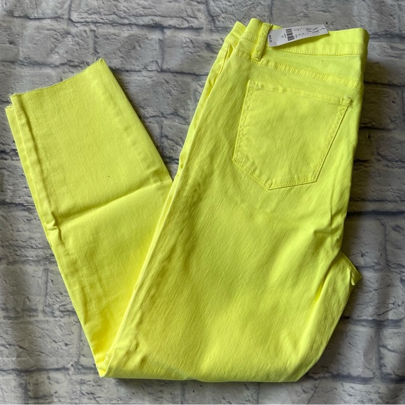 New Women's Ankle Leggings from New York & Company - Picture 2 of 4